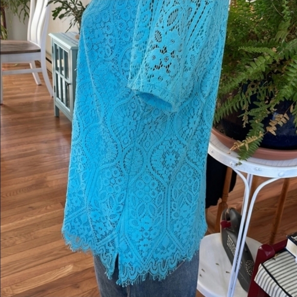Beautiful Lace Tunic Style Blouse Size Medium - Picture 8 of 10